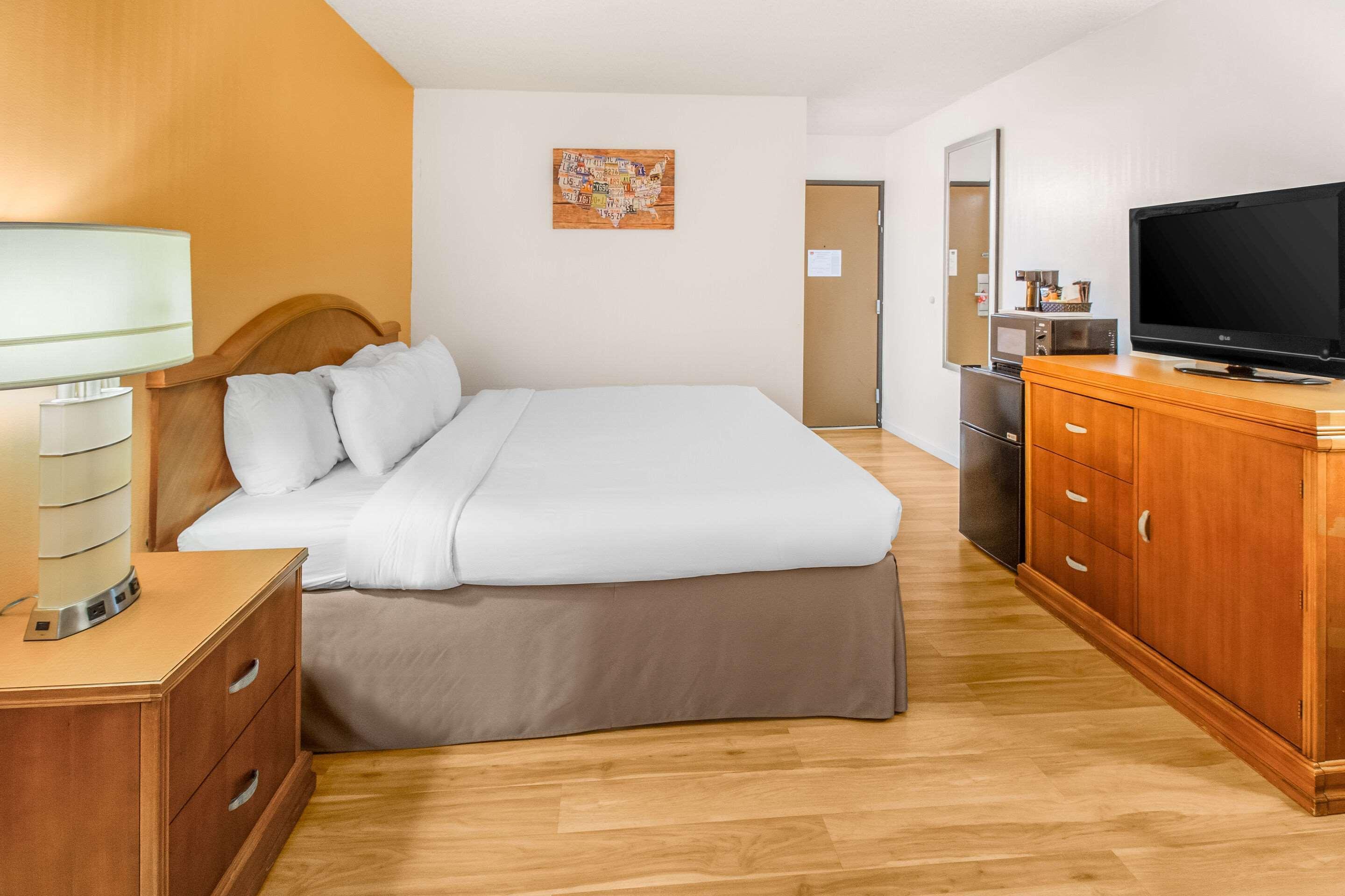 Econo Lodge Alliance Exterior photo