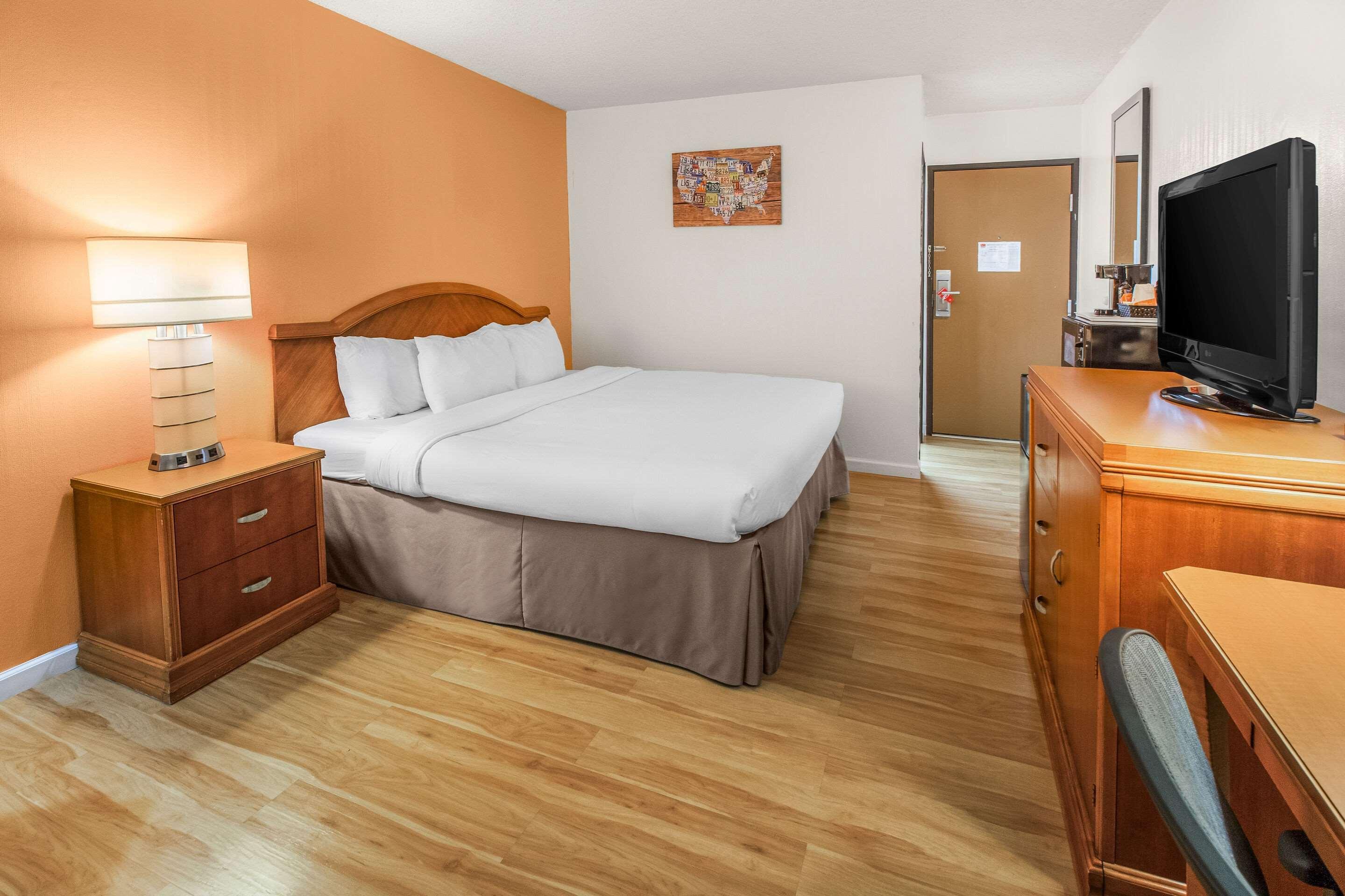 Econo Lodge Alliance Exterior photo